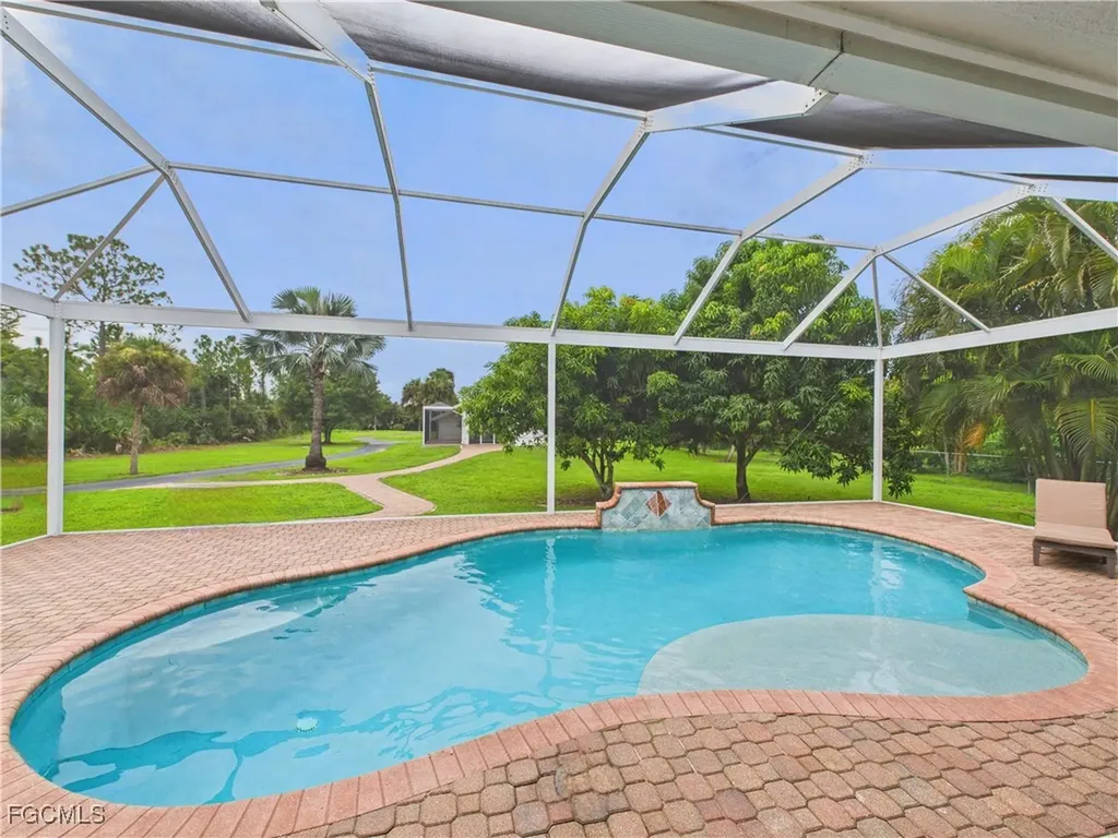 840 10th Avenue NE Naples FL 34120