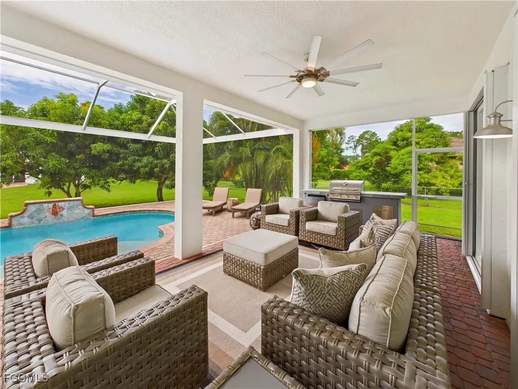 840 10th Avenue NE Naples FL 34120