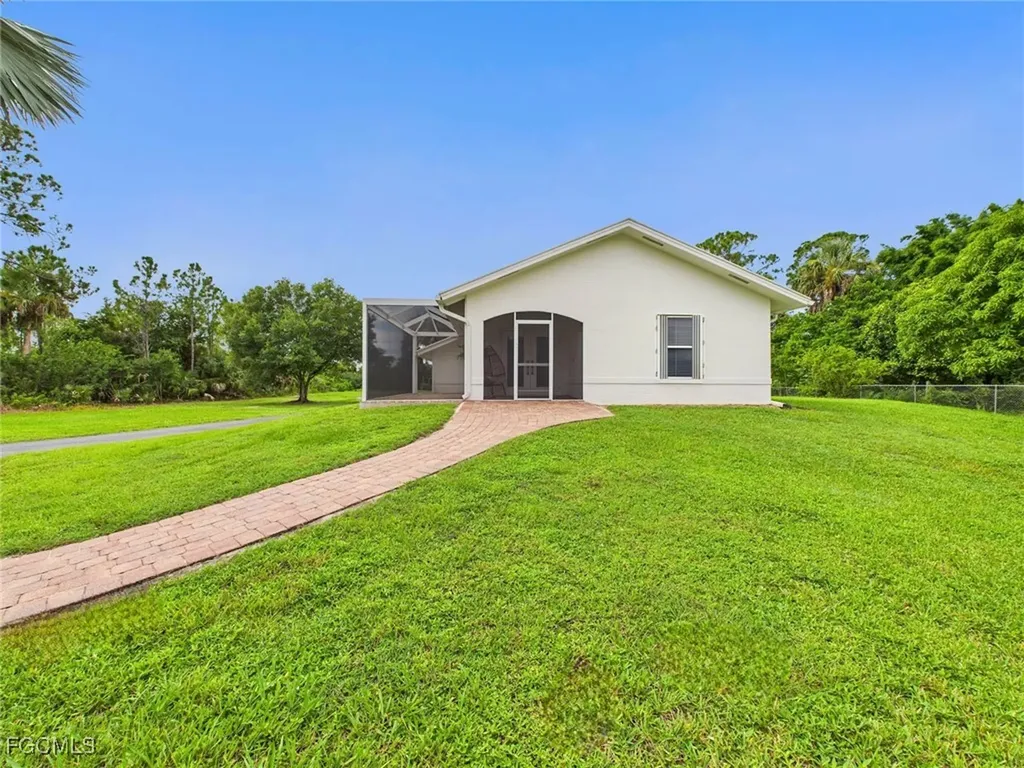 840 10th Avenue NE Naples FL 34120