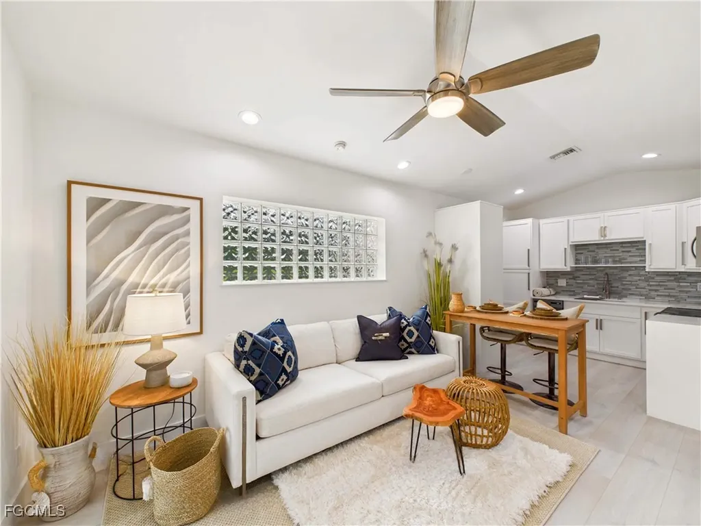 840 10th Avenue NE Naples FL 34120