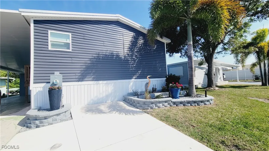 352 Shoreland Drive Fort Myers FL 33905