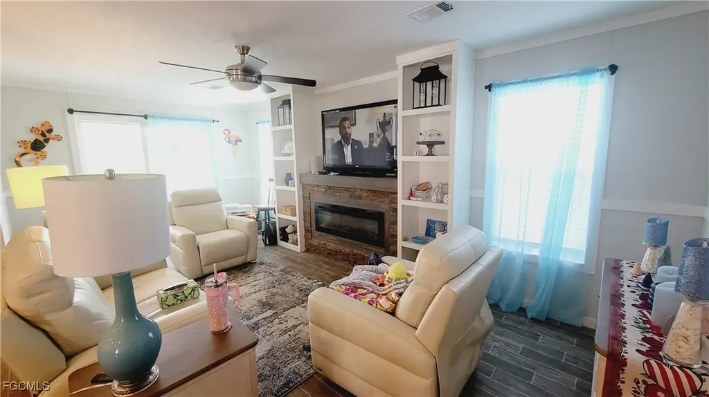 352 Shoreland Drive Fort Myers FL 33905