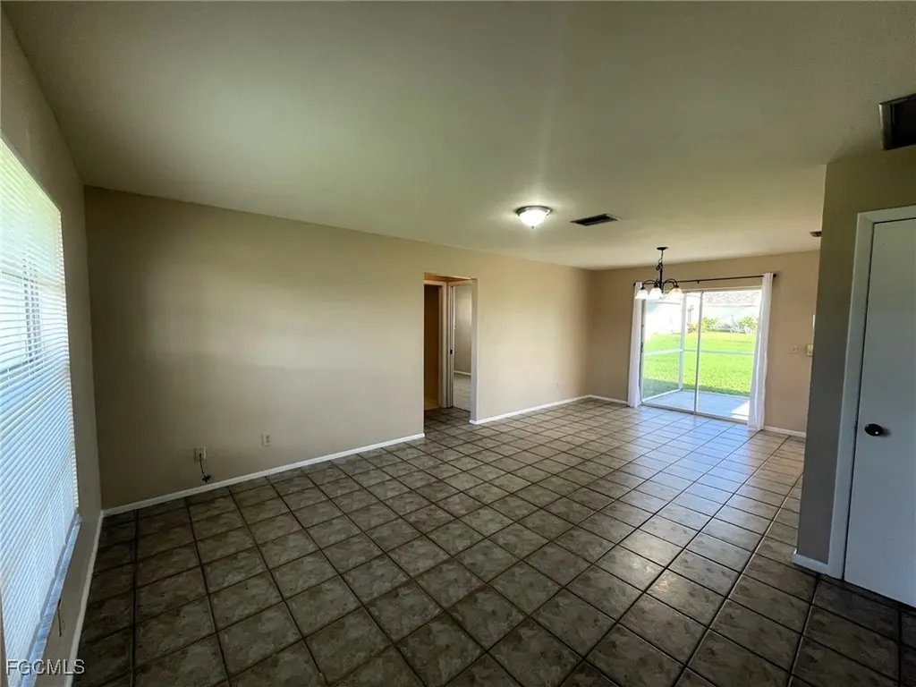 521 SE 4th Street Cape Coral FL 33990