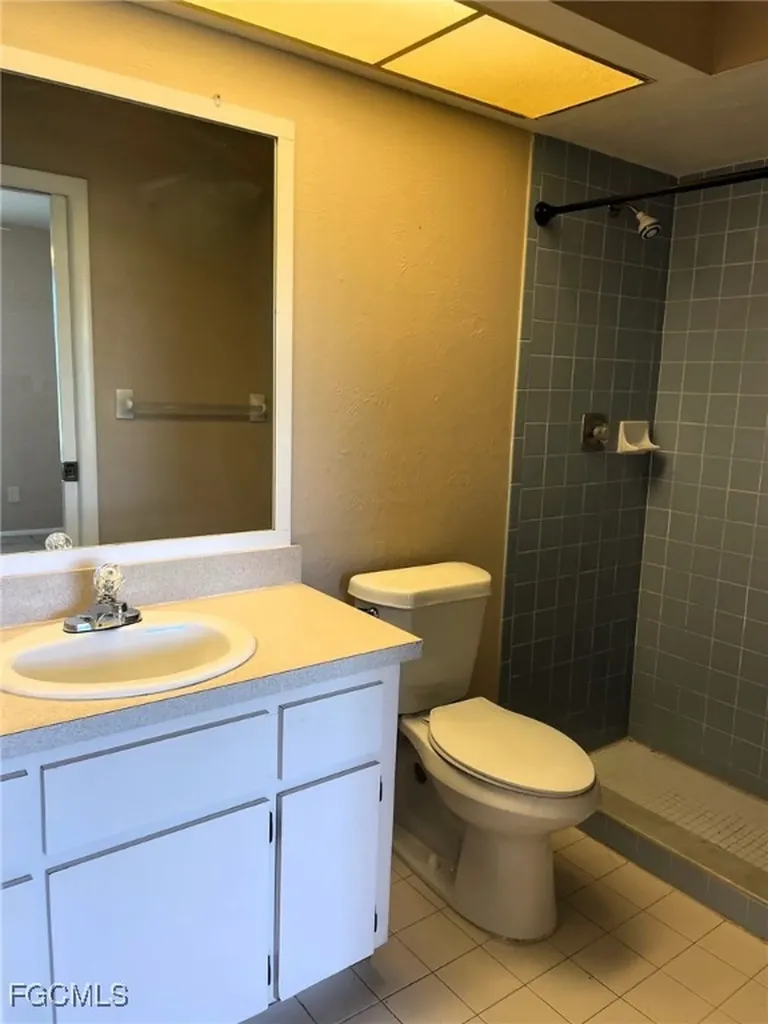 521 SE 4th Street Cape Coral FL 33990