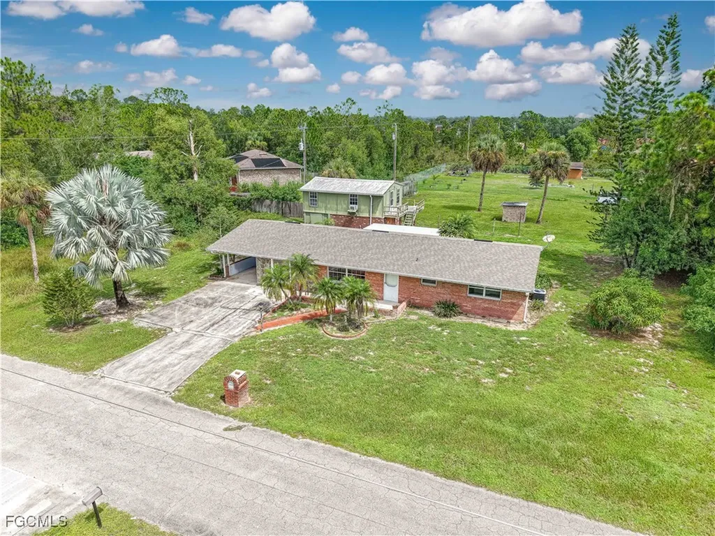 3905 E 3rd Street Lehigh Acres FL 33936