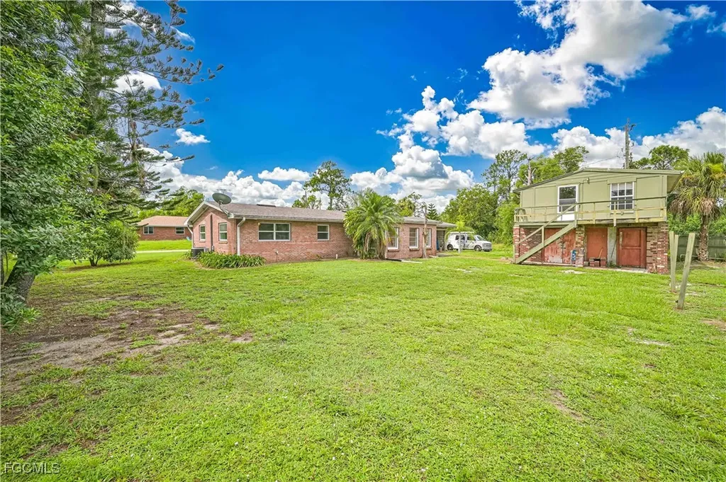 3905 E 3rd Street Lehigh Acres FL 33936