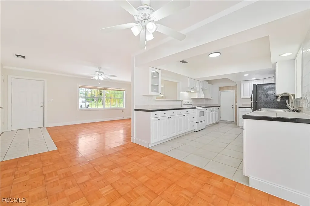 3905 E 3rd Street Lehigh Acres FL 33936