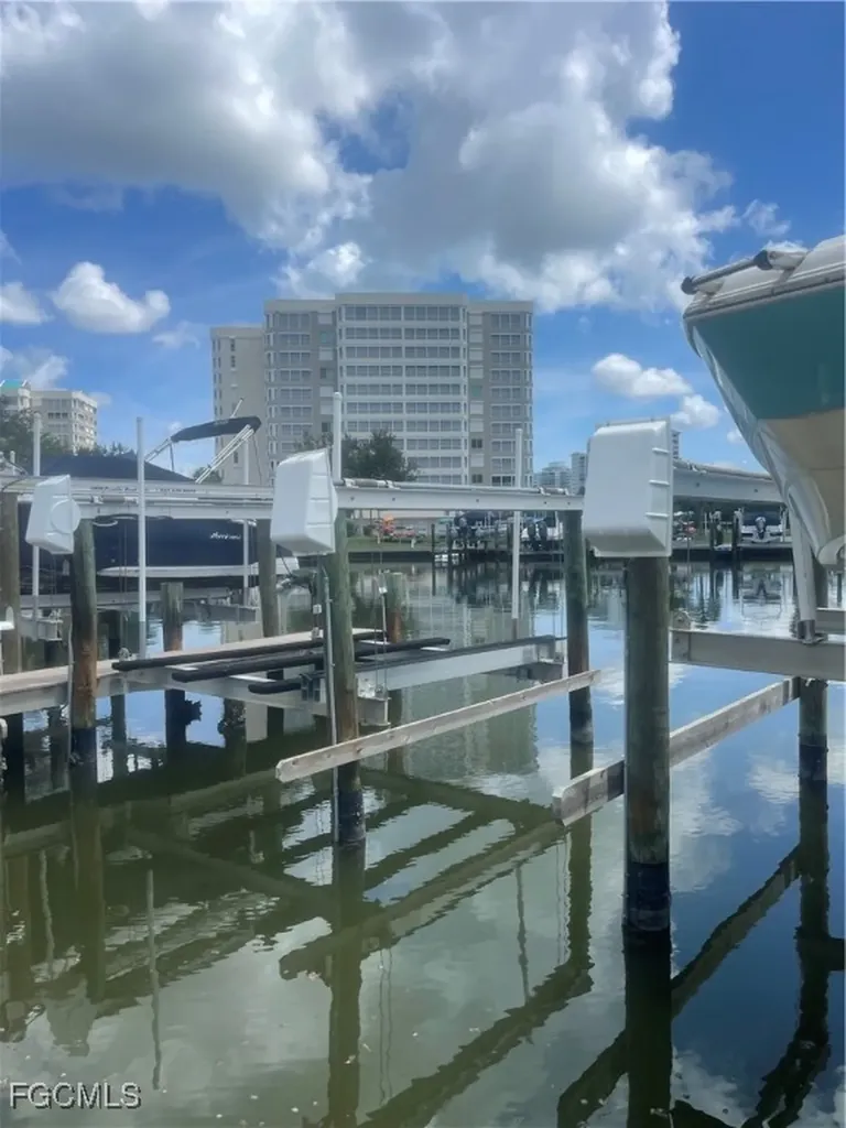 1 Bluebill Avenue Naples FL 34108
