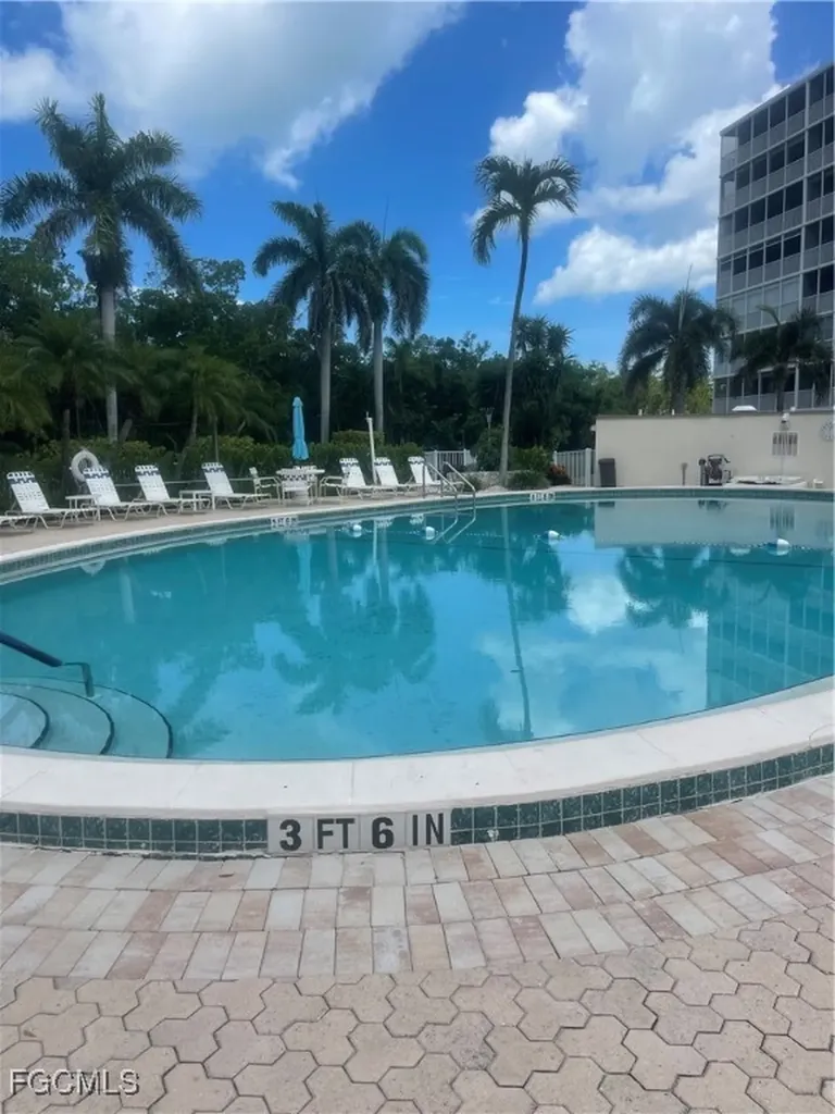 1 Bluebill Avenue Naples FL 34108