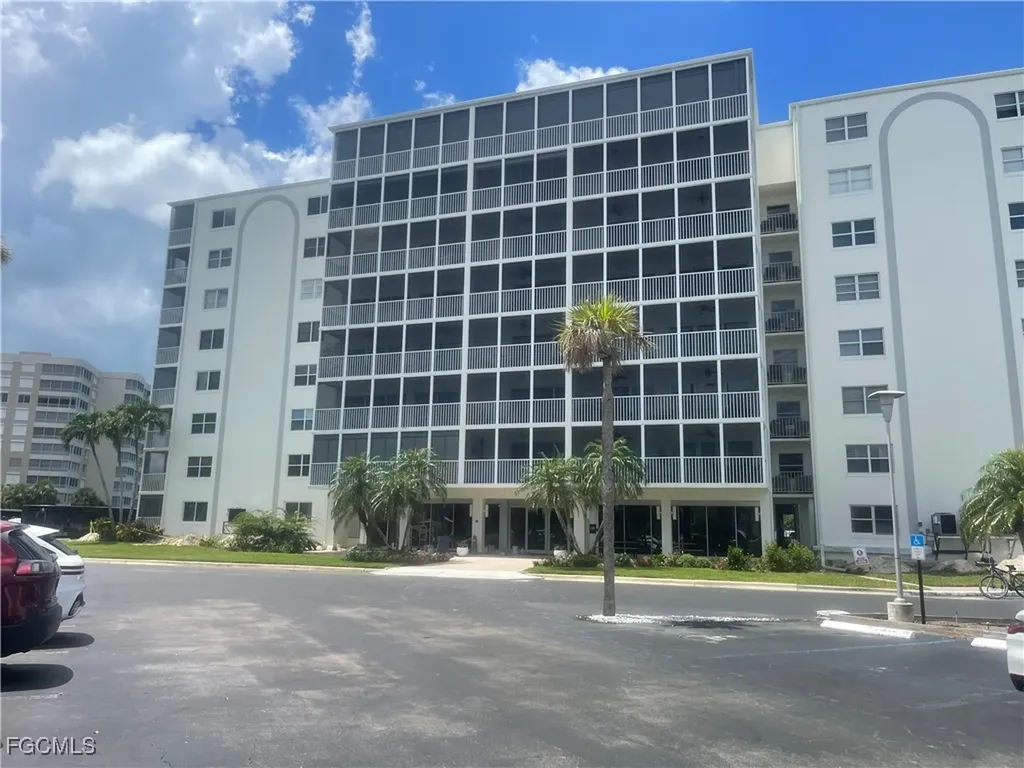 1 Bluebill Avenue Naples FL 34108