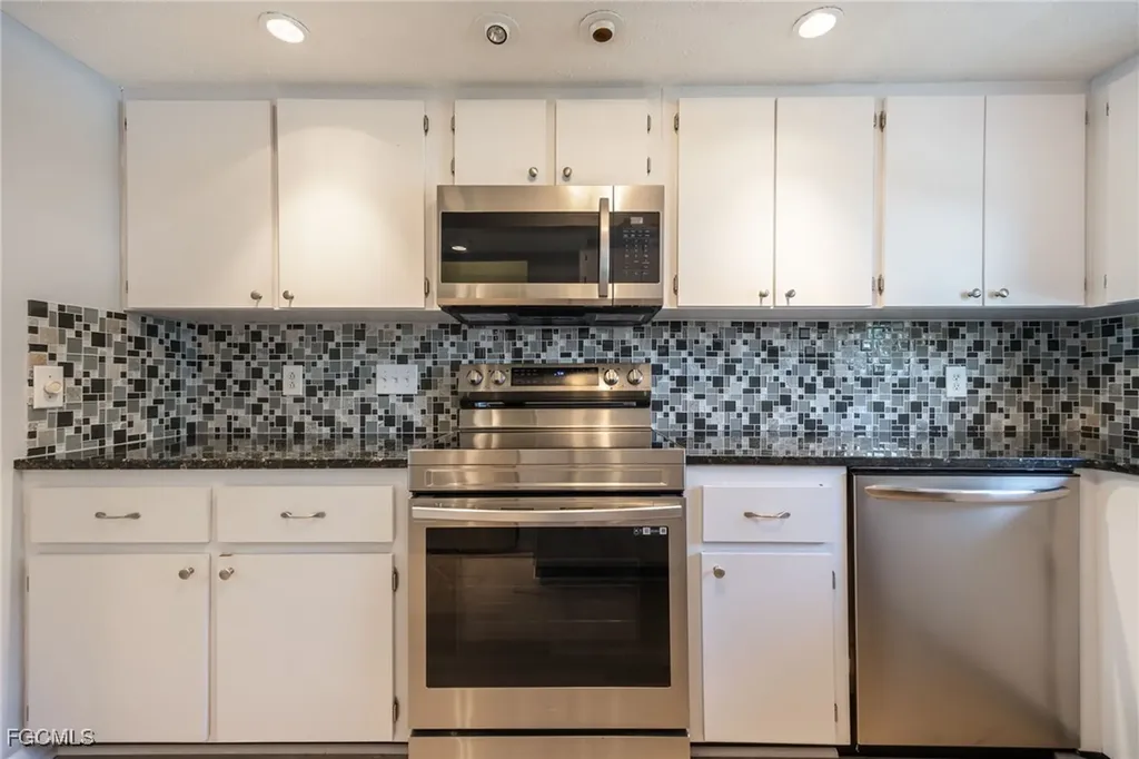 920 SE 46th Street Cape Coral FL 33904