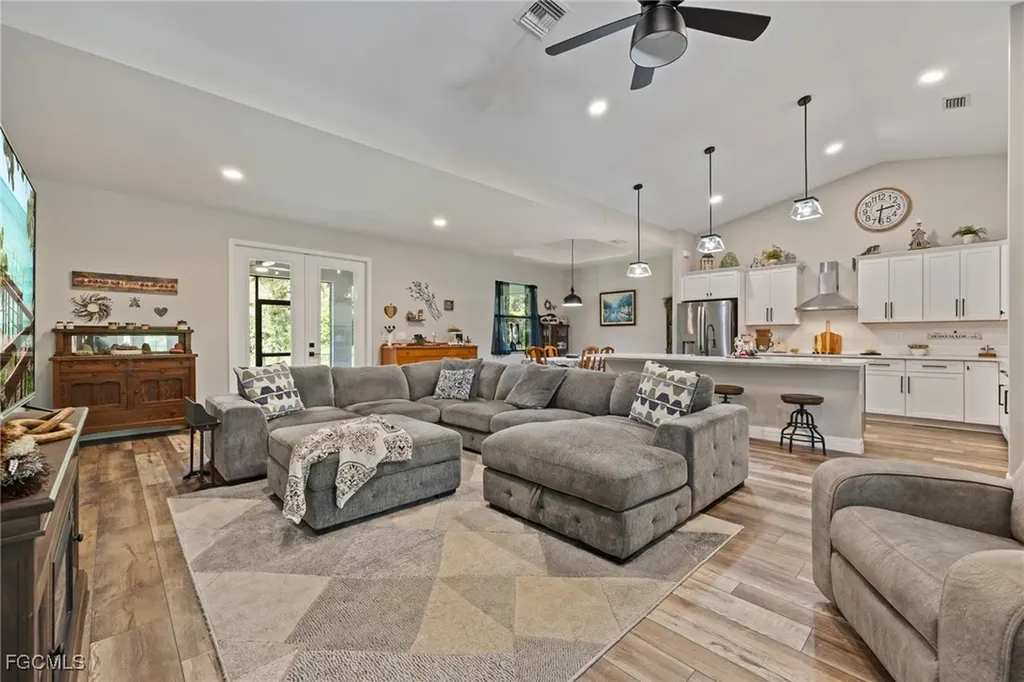 2391 Lippincott Road Alva FL 33920