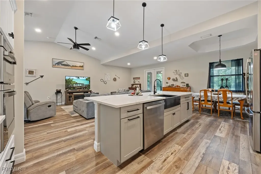 2391 Lippincott Road Alva FL 33920