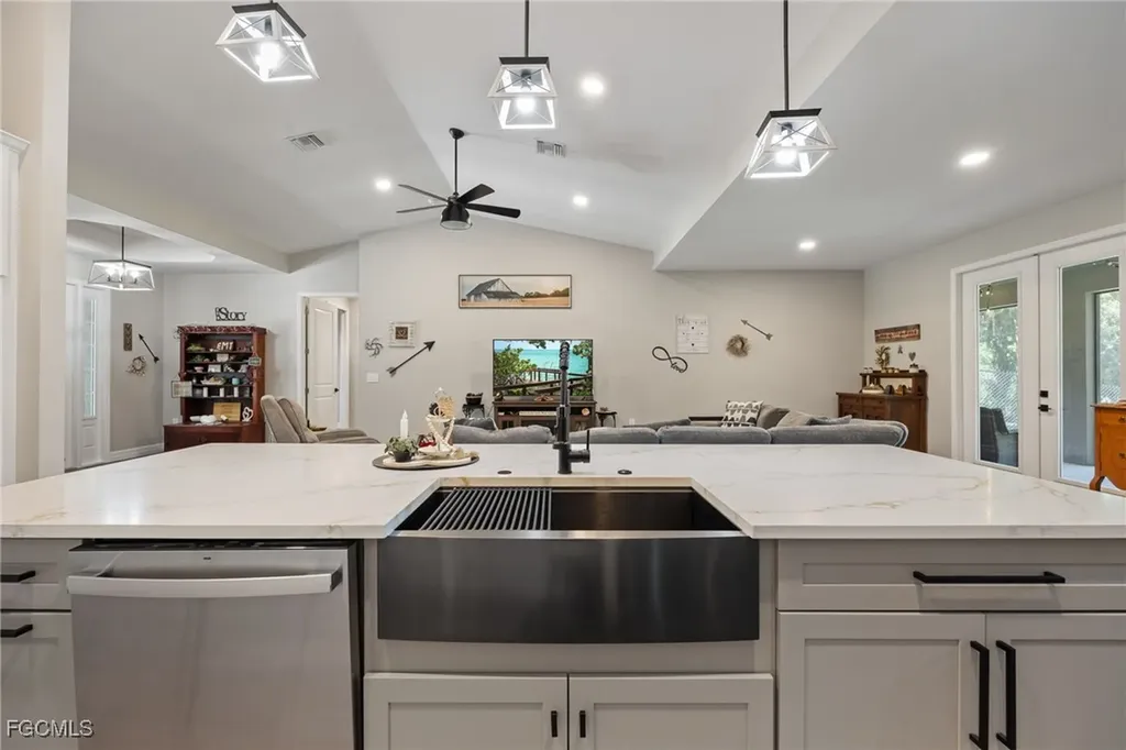 2391 Lippincott Road Alva FL 33920