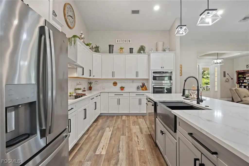 2391 Lippincott Road Alva FL 33920