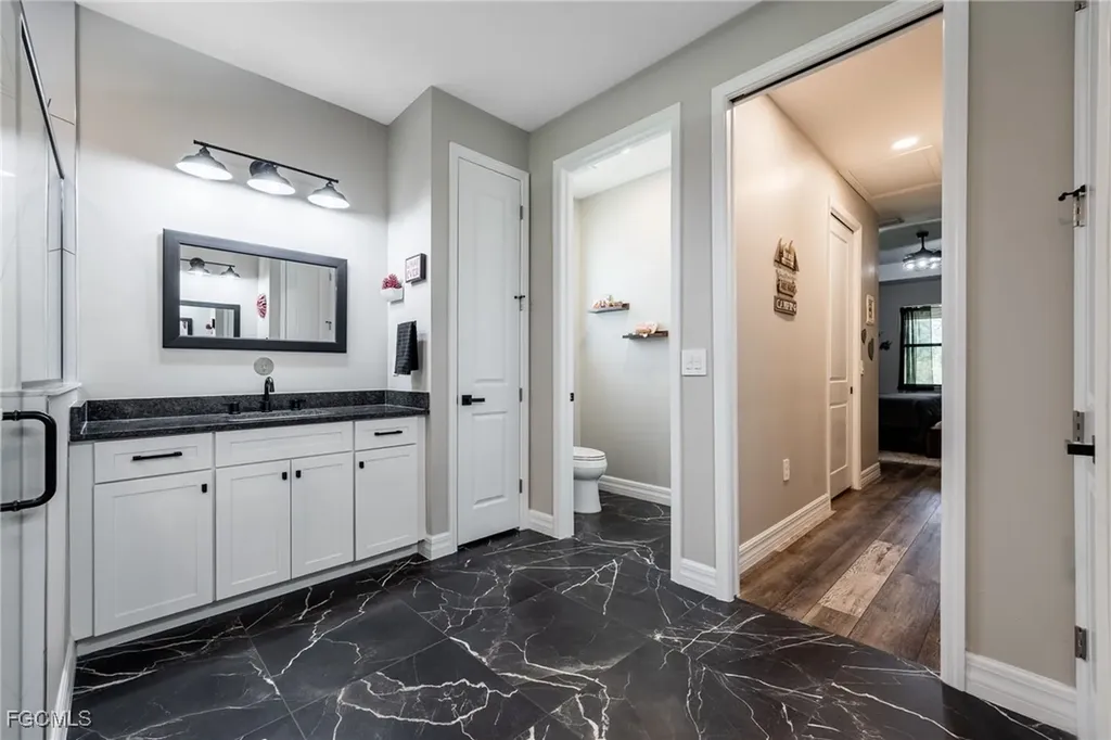 2391 Lippincott Road Alva FL 33920