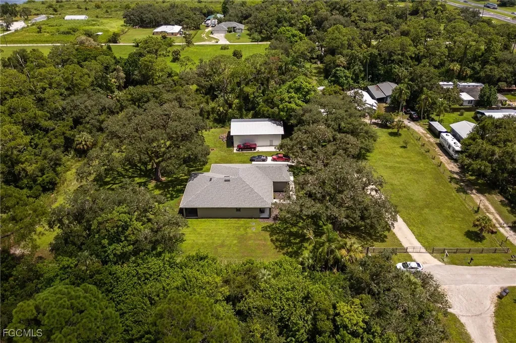 2391 Lippincott Road Alva FL 33920