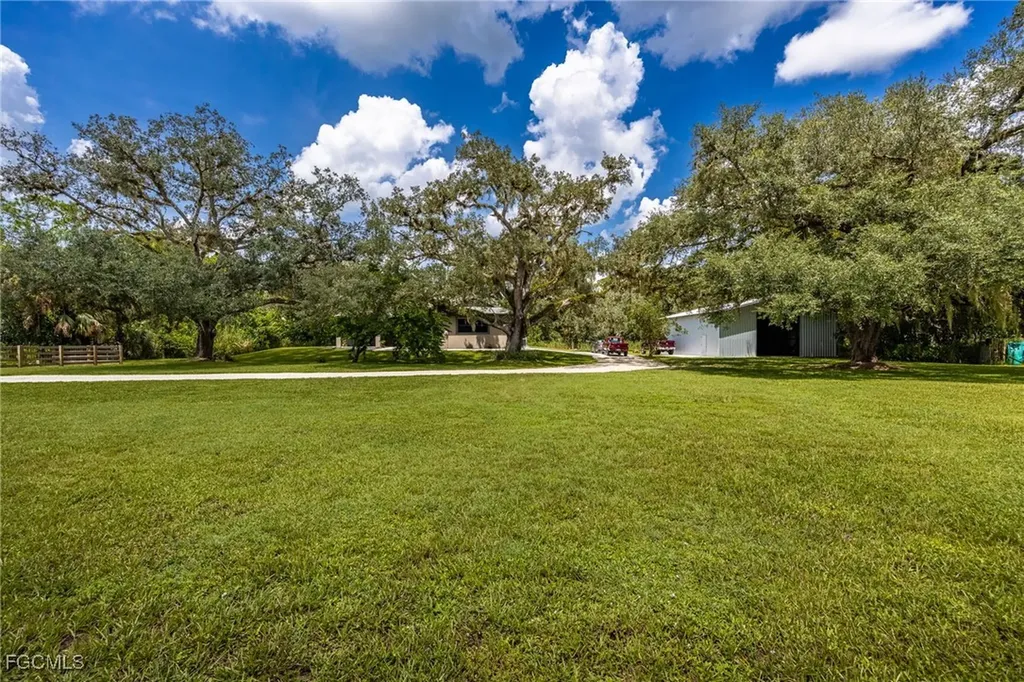 2391 Lippincott Road Alva FL 33920