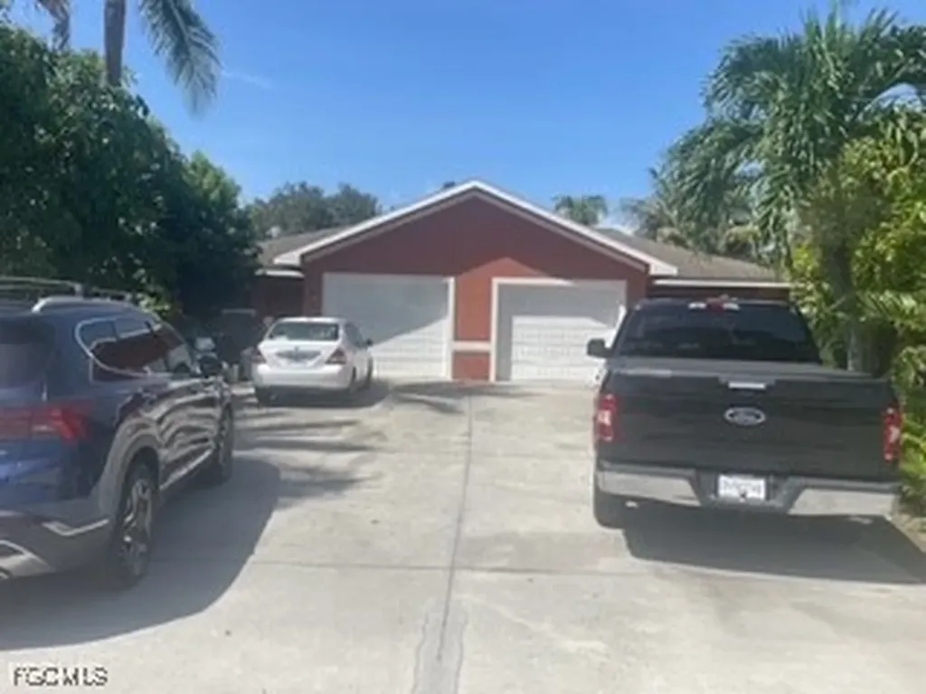 4639 19th Place SW Naples FL 34116