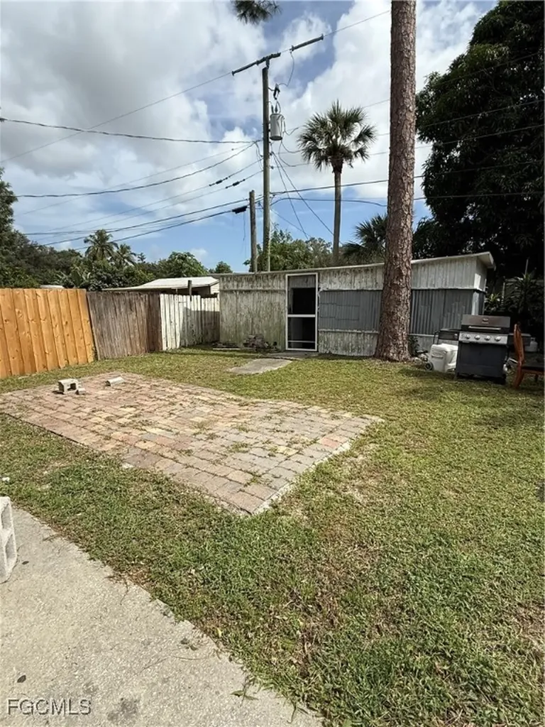11051 Wagon Trail Bonita Springs FL 34135