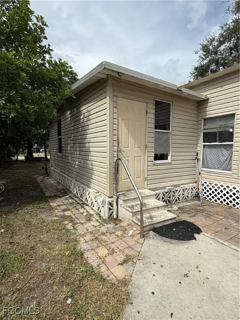 11051 Wagon Trail Bonita Springs FL 34135