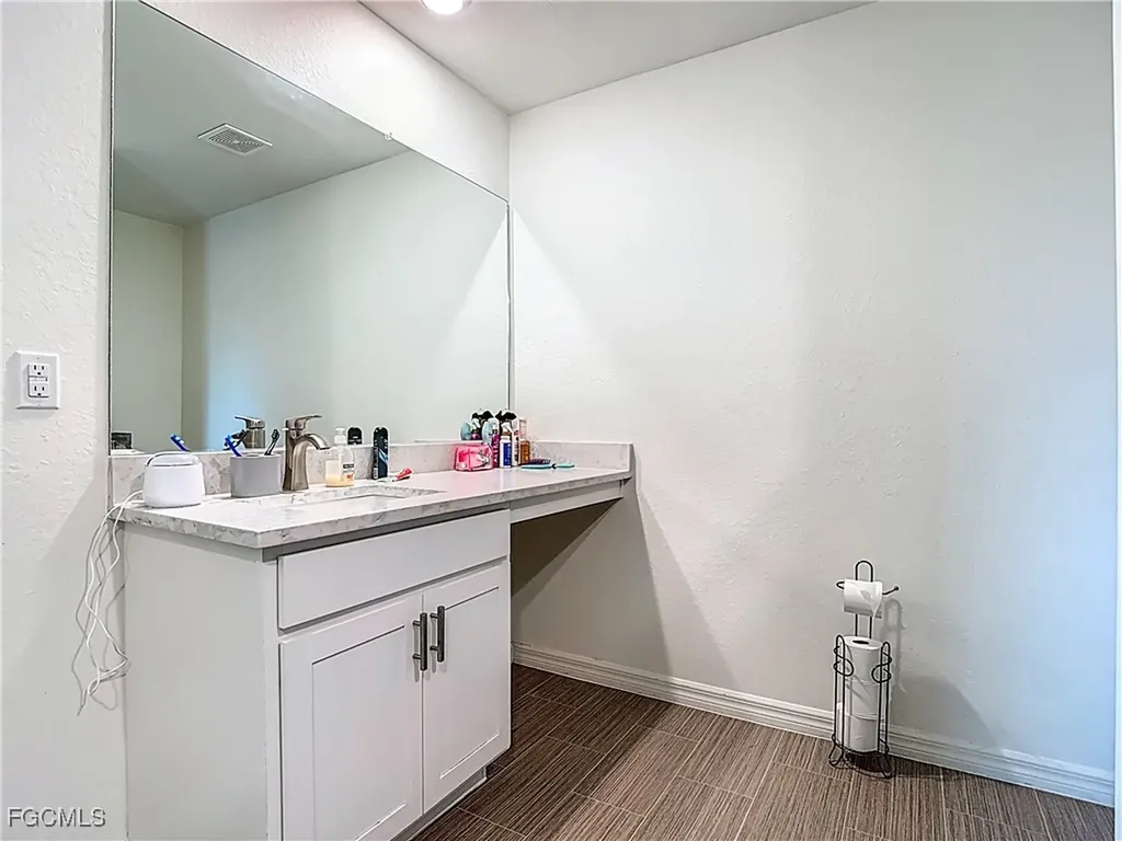 2108 NW 2nd Place Cape Coral FL 33993