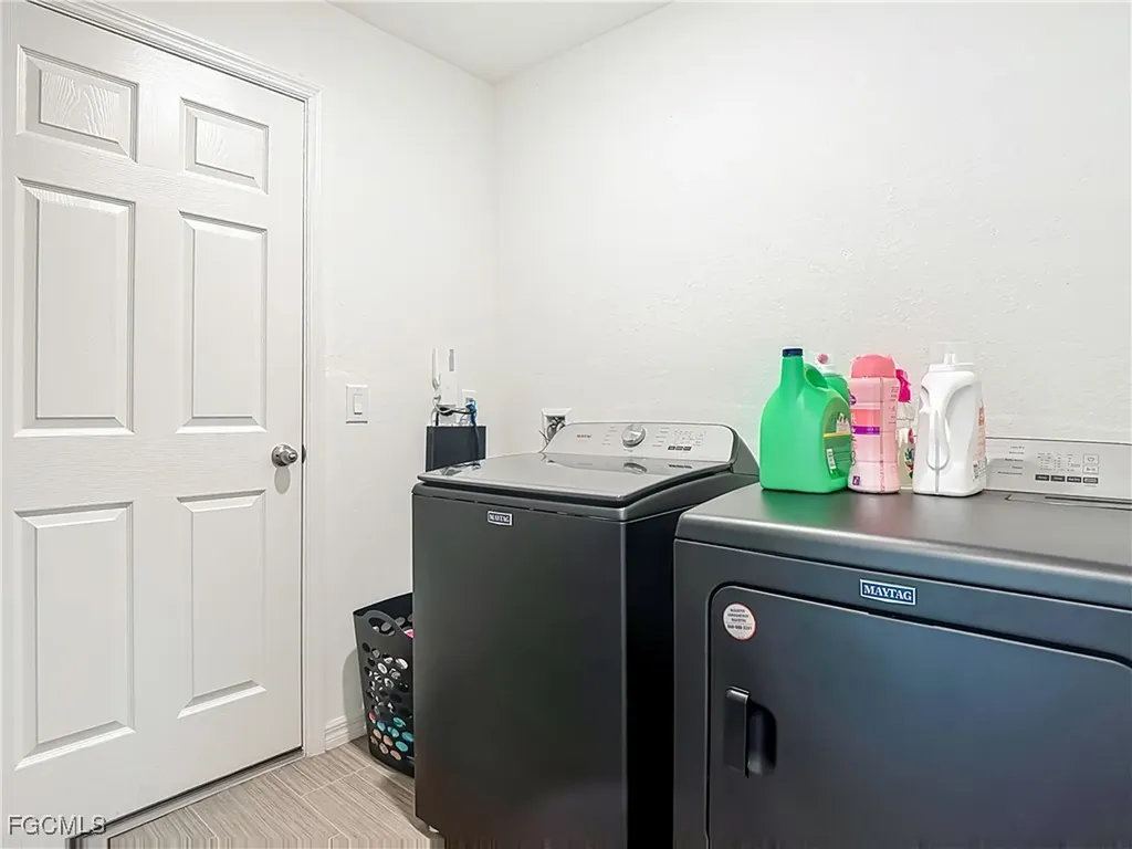 2108 NW 2nd Place Cape Coral FL 33993