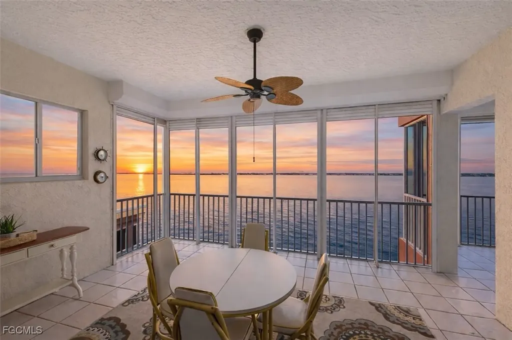 Fort Myers FL, 14813 Laguna Drive, Unit PH-1B