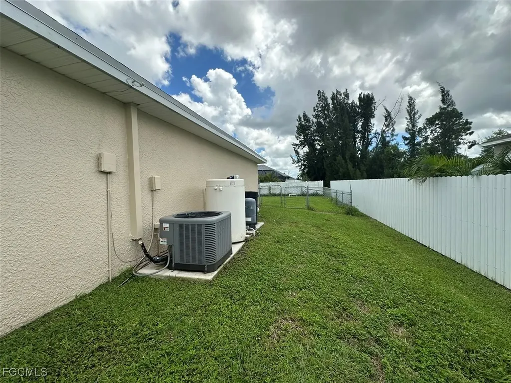 122 NW 15th Terrace Cape Coral FL 33993