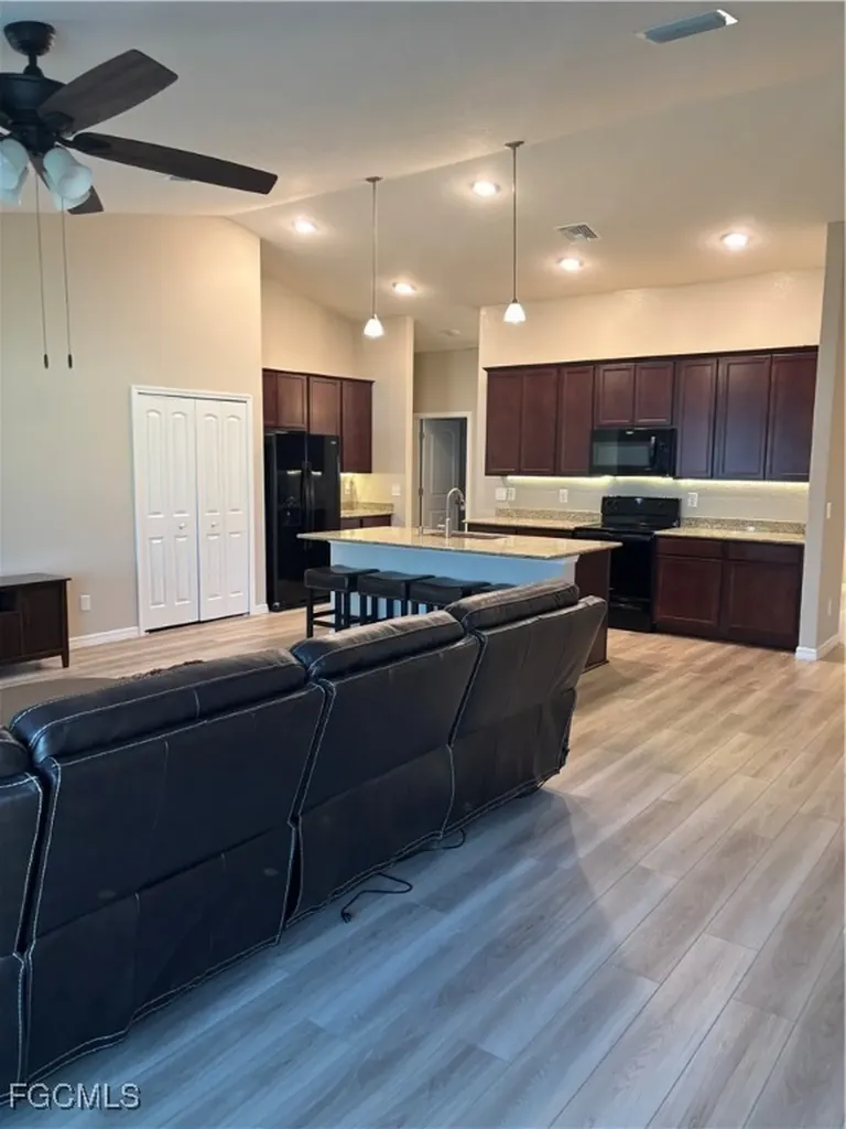 1005 SW 36th Street Cape Coral FL 33914