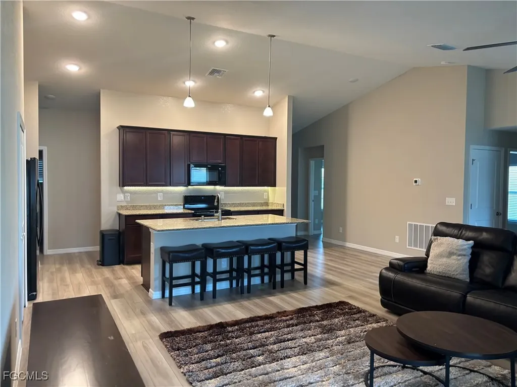 1005 SW 36th Street Cape Coral FL 33914