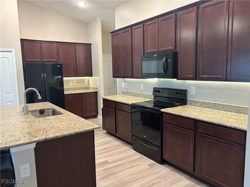 1005 SW 36th Street Cape Coral FL 33914