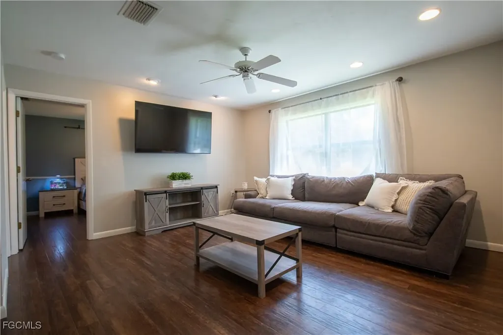 17990 Leetana Road North Fort Myers FL 33917