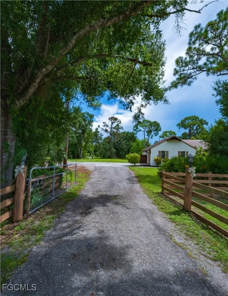 17990 Leetana Road North Fort Myers FL 33917