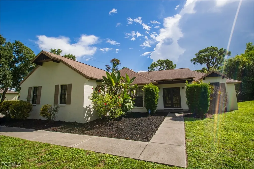 17990 Leetana Road North Fort Myers FL 33917
