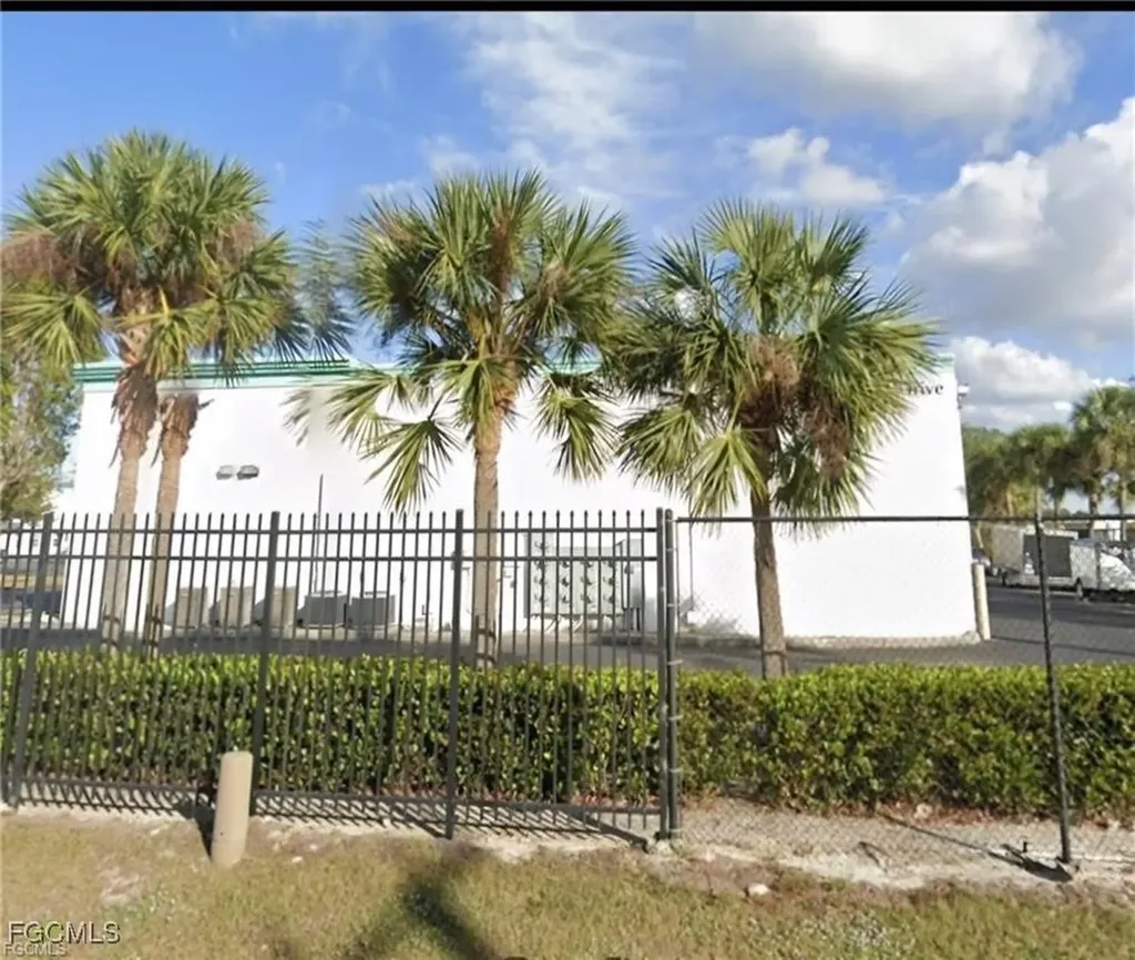 3560 Work Drive Fort Myers FL 33916