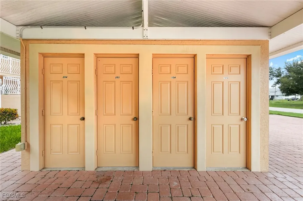 1118 SW 48th Terrace Cape Coral FL 33914