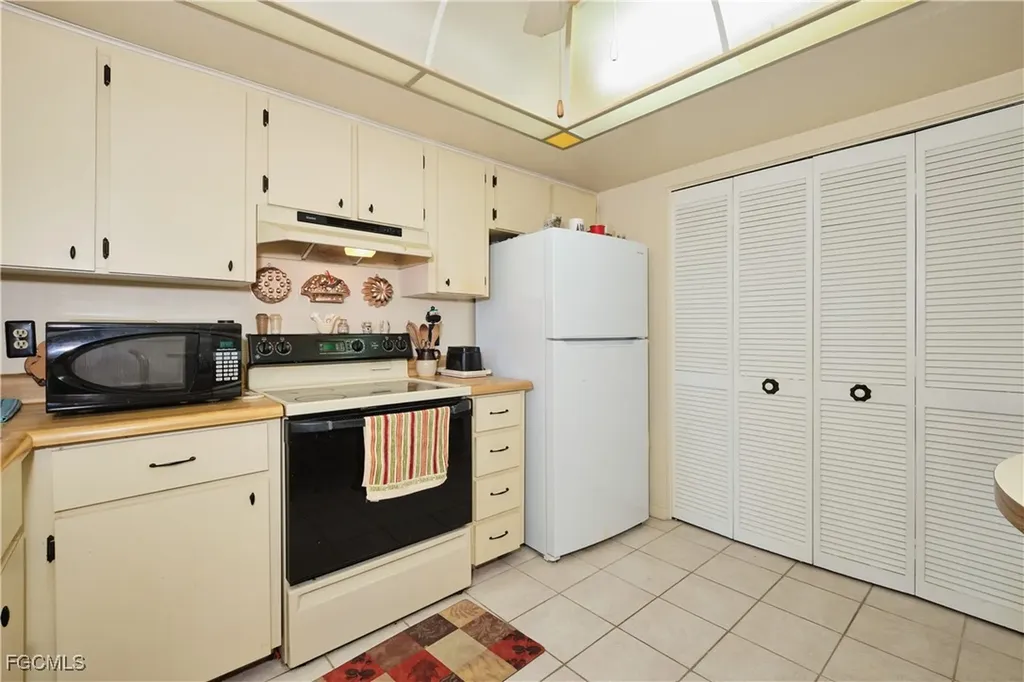 4728 Orange Grove Boulevard North Fort Myers FL 33903