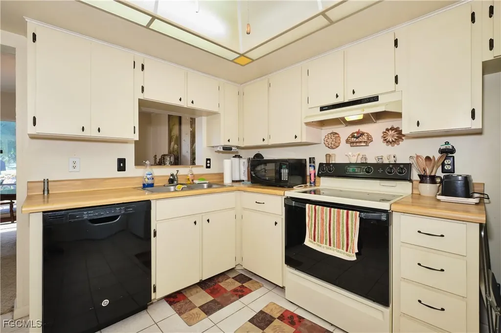 4728 Orange Grove Boulevard North Fort Myers FL 33903