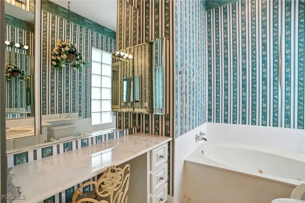 4017 Isla Ciudad Court Naples FL 34109