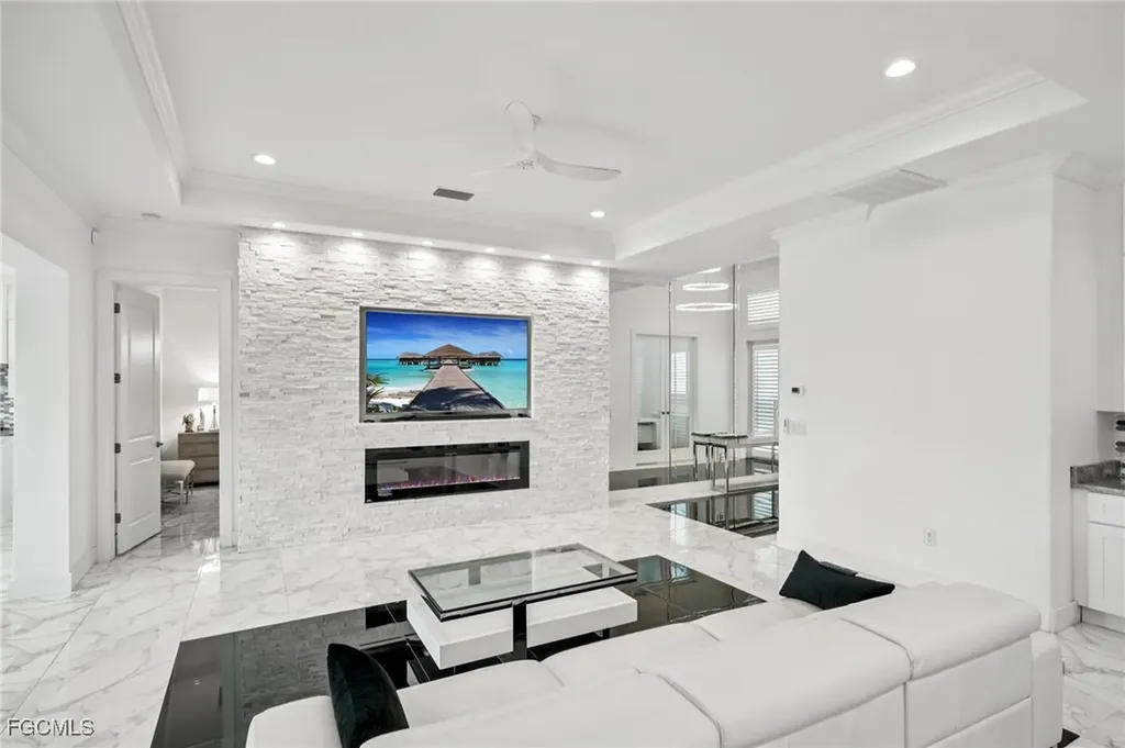 21 SW 21st Street Cape Coral FL 33991