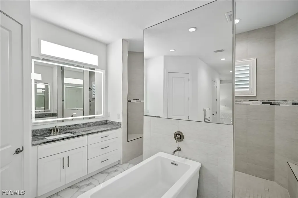 21 SW 21st Street Cape Coral FL 33991