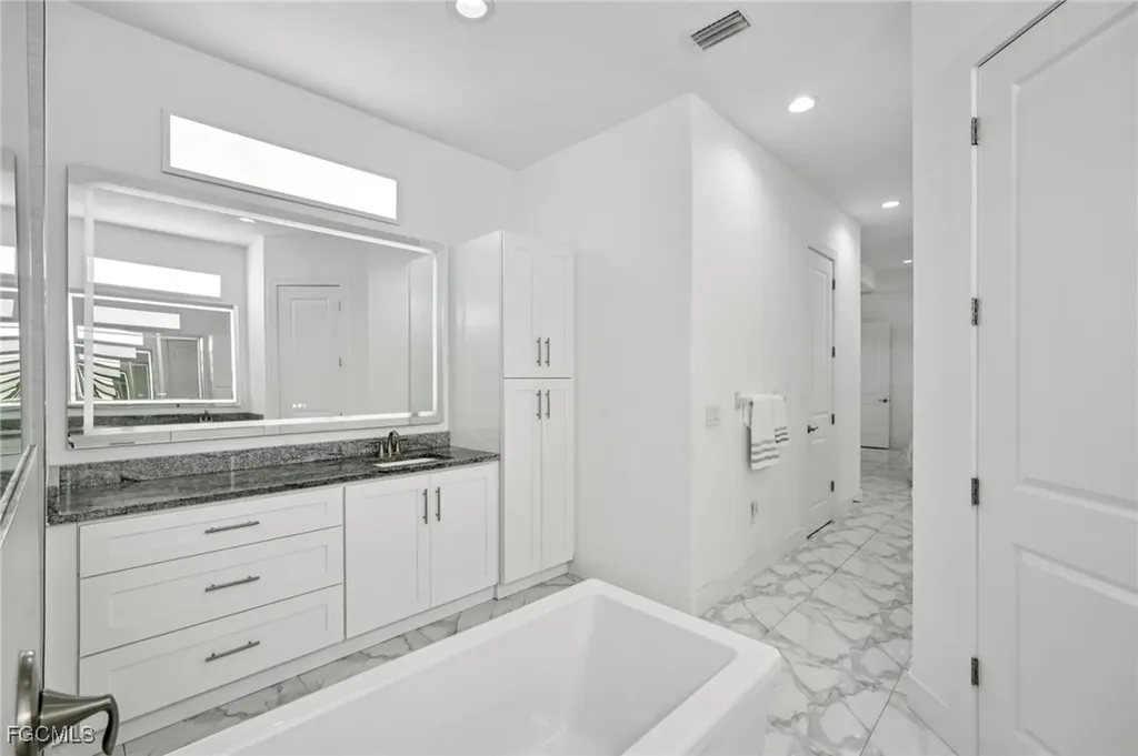 21 SW 21st Street Cape Coral FL 33991