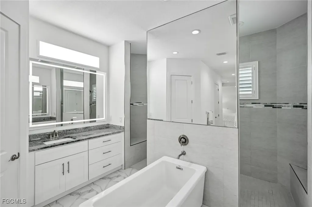 21 SW 21st Street Cape Coral FL 33991