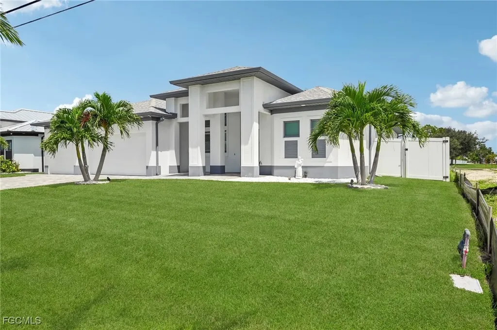 21 SW 21st Street Cape Coral FL 33991