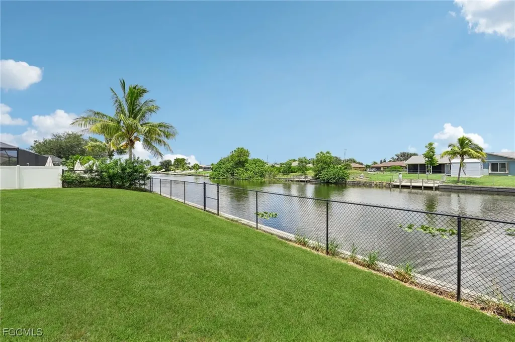 21 SW 21st Street Cape Coral FL 33991