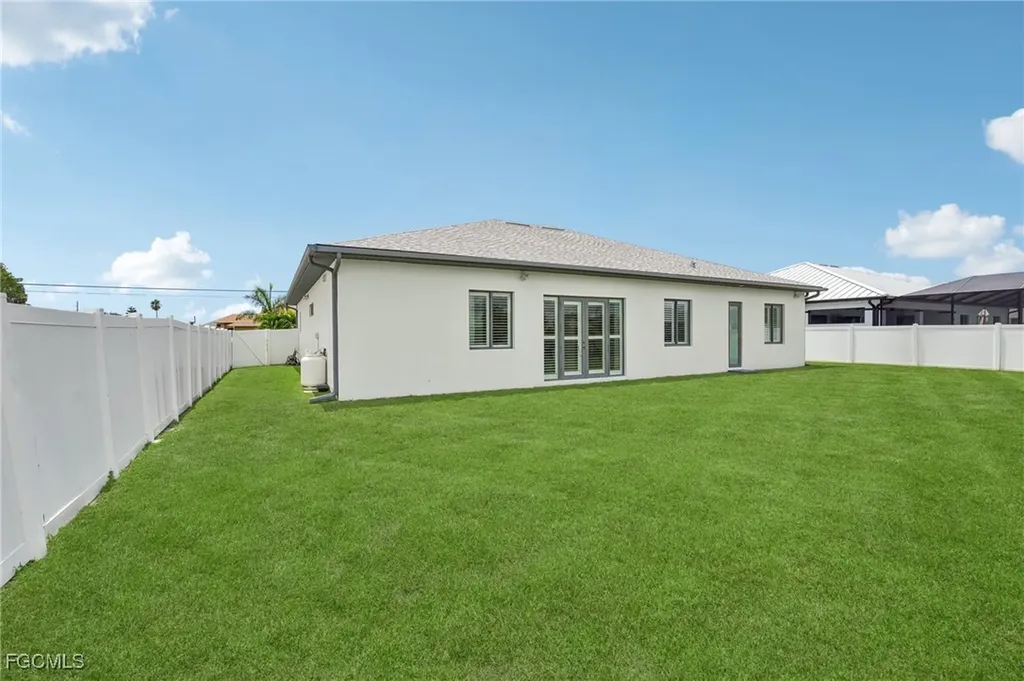 21 SW 21st Street Cape Coral FL 33991