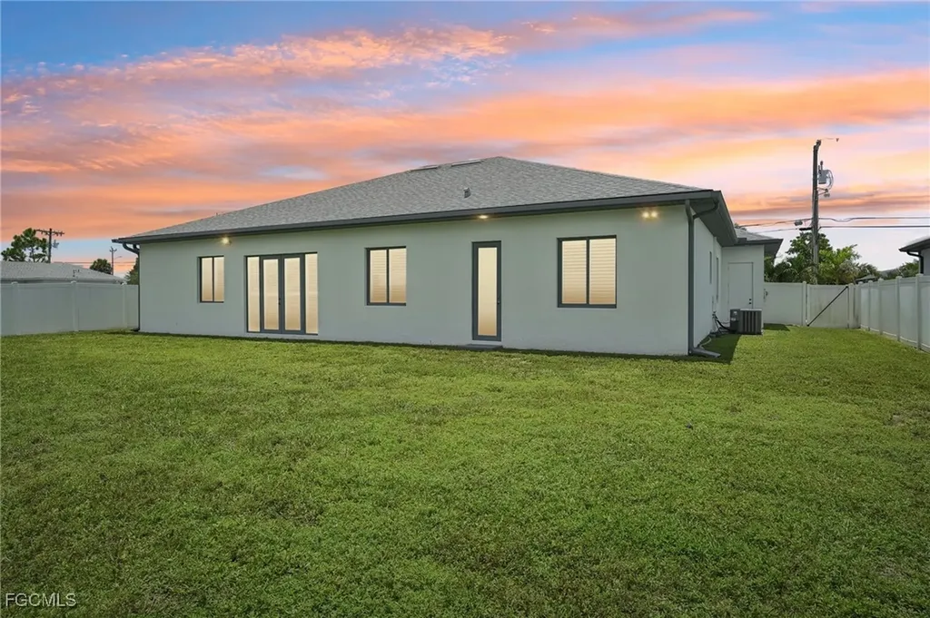 21 SW 21st Street Cape Coral FL 33991