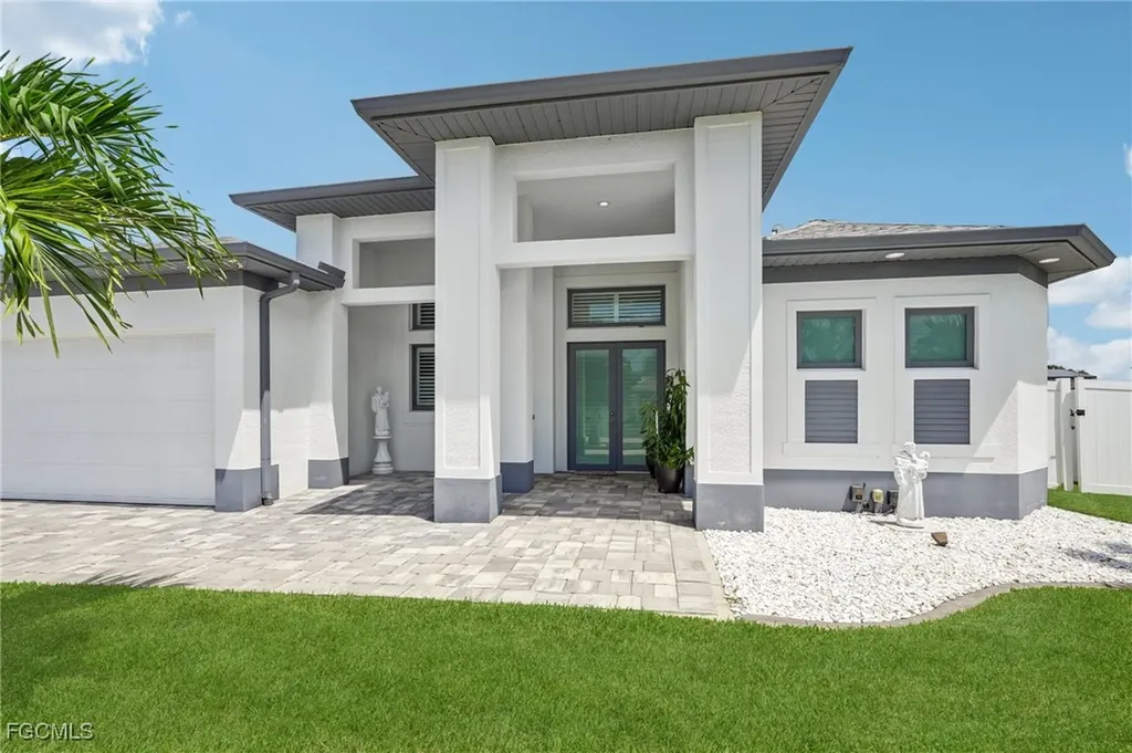 21 SW 21st Street Cape Coral FL 33991