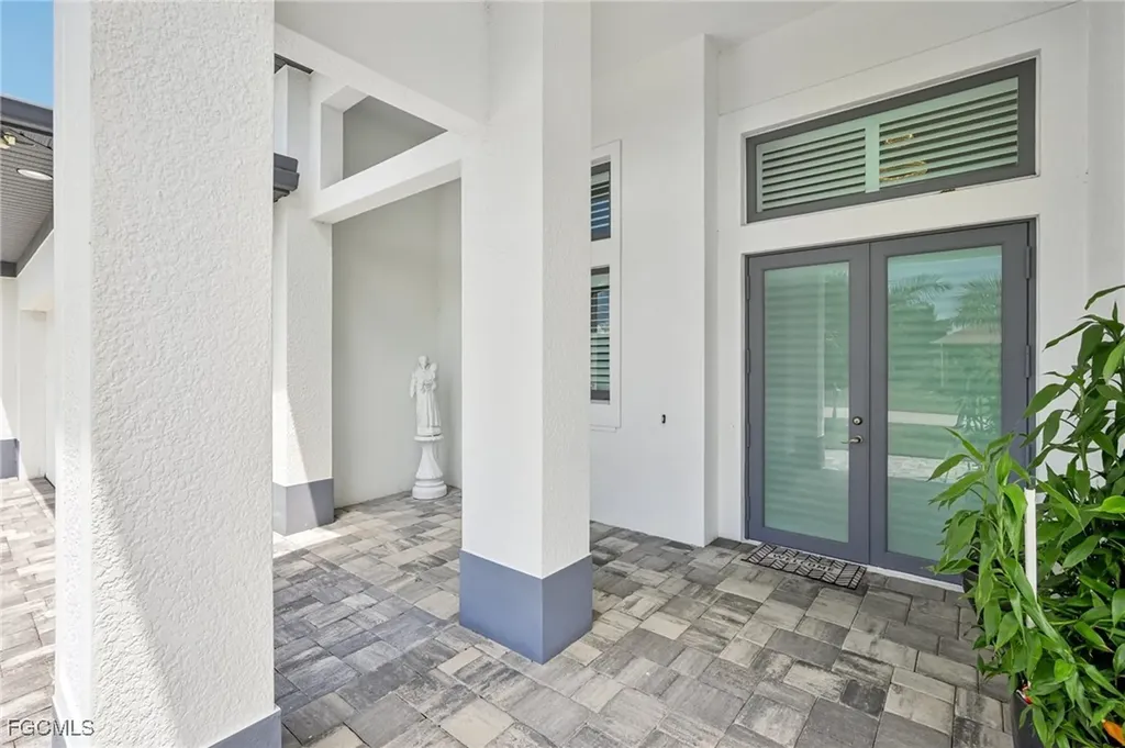 21 SW 21st Street Cape Coral FL 33991